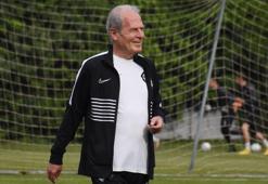 Altay'da Mustafa Denizli kendinden emin