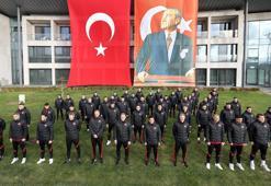 A Milli Futbol Takımı, Atatürk'ü andı
