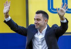 Barcelona'da yeni dönem resmen başladı! Xavi imzayı attı