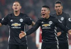 Manchester United, Arsenal'i rahat geçti