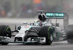 İngiltere'de ilk sıra Nico Rosberg'in