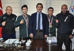 Vanlı boksörler madalyalarla döndü