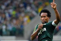 Ze Roberto kramponları astı