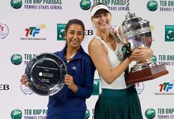Sharapova, Çağla Büyükakçay'ı yendi