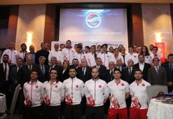 Sualtı sporlarında Avrupa ve dünya şampiyonu olan isimlere ödüller verildi
