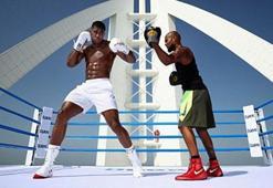 Anthony Joshua, Burj El Arab en tepesine çıktı, hünerlerini sergiledi