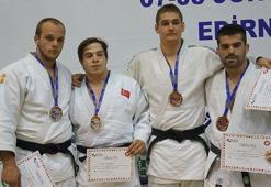 Madalyalar yüzleri güldürdü
