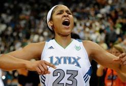 Maya Moore tarih yazdı