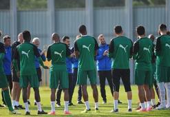 Le Guen, Barış Yardımcı'yı alkışlattı
