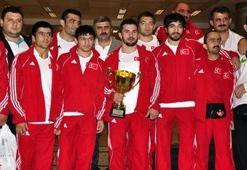 Milli sporcular maaş alamıyor