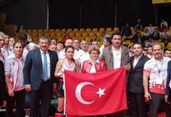 Avrupa şampiyonu kick boksçu, Nemrut Dağı'nda çalışıyor