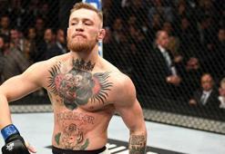 Conor McGregor'dan hakeme şok hareket!