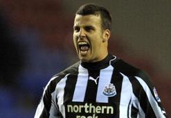 Steven Taylor kalıyor