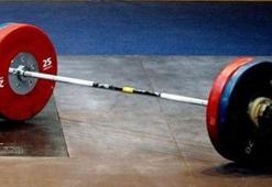 Futbolda keşfedildi halterde Avrupa üçüncüsü oldu