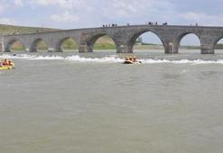 Muş'ta rafting ve kano eğitimleri