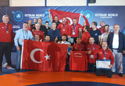 Veteranlar güreşçilerden Yunanistan'da 12 madalya!