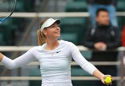 Sharapova basketbol hünerlerini sergiledi