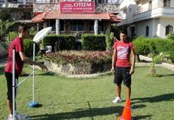 Otizmli gençler sporla hayata bağlanıyor