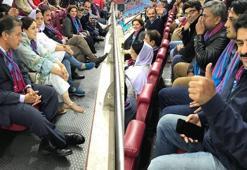 Trabzonspor - Galatasaray maçında sürpriz ziyaretçiler!