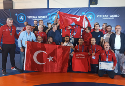 Veteranlar Güreş Şampiyonası'nda milli sporculardan 4 madalya
