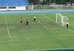 Böyle penaltı görülmedi! Futbol tarihine geçtiler!