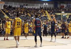 Fiat Turin: 92 - MoraBanc Andorra: 86