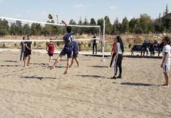 KMÜ'de beach voleybol turnuvası