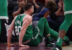 Gordon Hayward'ın ayağı kırıldı