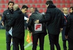 Akıllara olaylı derbi geldi! Şenol Güneş'e yabancı madde atıldı