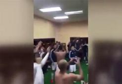 Messi ve arkadaşları soyunma odasına böyle coştu!