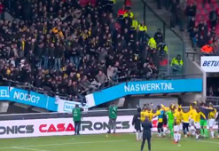 Flaş olay… Deplasman tribünü çöktü!
