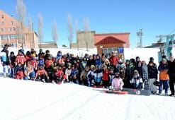 Kars'lı kayakçılar yarışlara iddialı hazırlanıyor