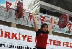 Şampiyonanın yedinci gününde 3 madalya birden