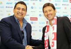 Antalyaspor, Leonardo ile sözleşme imzaladı