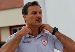 Alpay Özalan istifa etti