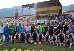 Kırkağaç'ın efsane futbolcuları yıllar sonra sahada