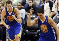 Warriors seriyi 9'a çıkardı: 112-96