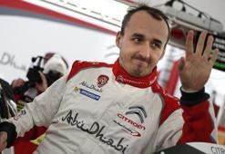 Kubica sağ gösterip sol vurdu!