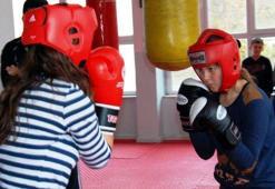 Genç kızların boks merakı