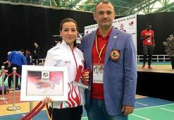 Dünyanın en iyisi Serap Özçelik