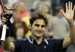 Federer yarı finalde
