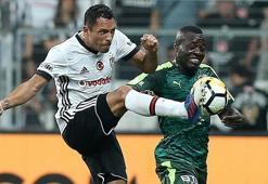 Beşiktaş'a Adriano şoku