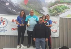 Denizde çalışıp Akarsu Slalom Şampiyonası'nda madalya kazandılar