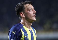 Fenerbahçeli Mesut Özil'den İngiltere'de Güney Asyalılar için futbol merkezi