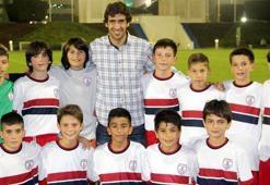 Raul, Altınordu'nun minik futbolcularıyla buluştu