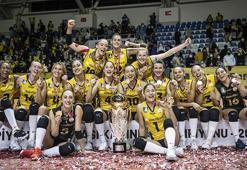 VakıfBank, Spor Toto Şampiyonlar Kupası'nı aldı