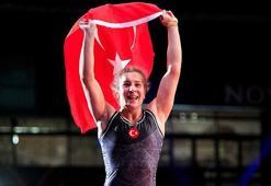 Yasemin Adar'dan tarihi madalya