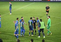 Çaykur Rizesporlu futbolculardan hakem tepkisi