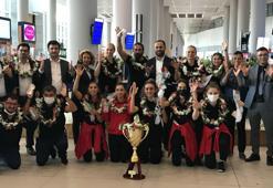 Dünya şampiyonu Kadın Milli Voleybolcular yurda döndü