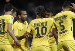 PSG yıldızlarından çılgın dans!